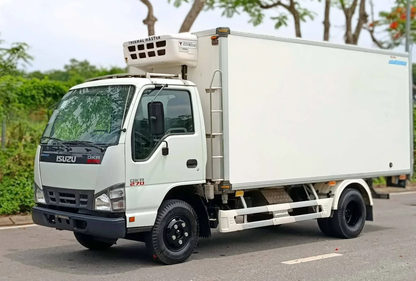 thu-mua-xe-tai-isuzu-dong-lanh
